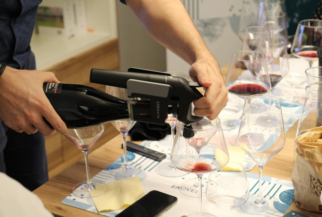 Coravin, goditi un buon calice di vino, senza dover aprire l'intera bottiglia