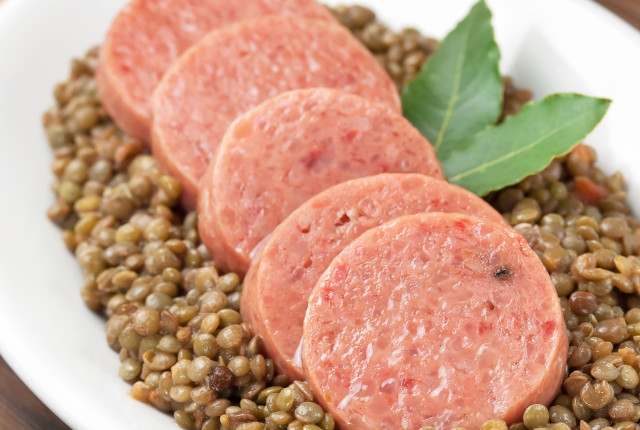 I vini perfetti per accompagnare un golosissimo cotechino!