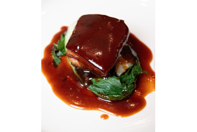 I migliori vini Rossi da abbinare ad una gustosa pancia di maiale