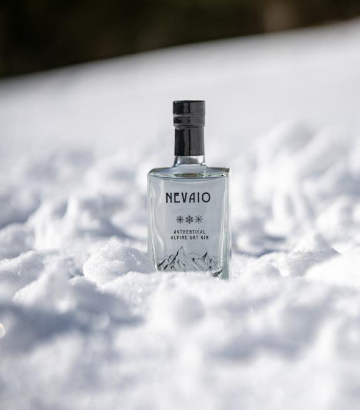 Nevaio Gin London Dry 45&deg; 70CL Astucciato