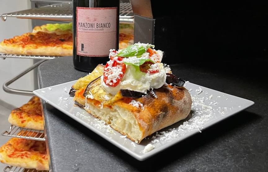 Abbinare_pizza_e_vino.jpg